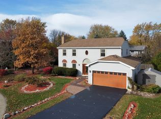 1155 Hanover Dr, Batavia, IL 60510