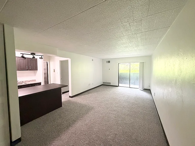 Essex House — Photo 8