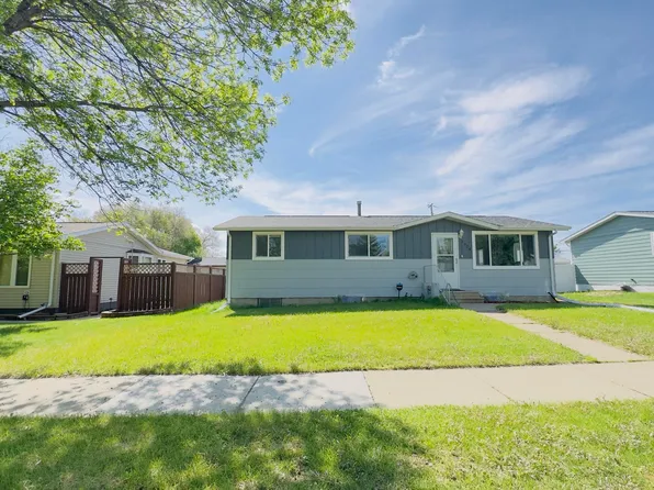 1924 9th Ave W, Williston, ND 58801