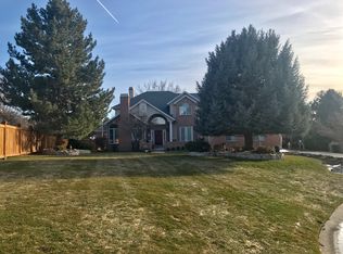 2230 E Pinecreek Cir, Cottonwood Heights, UT 84093