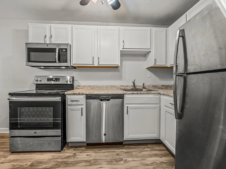 347 Oakland St #47 — Photo 22