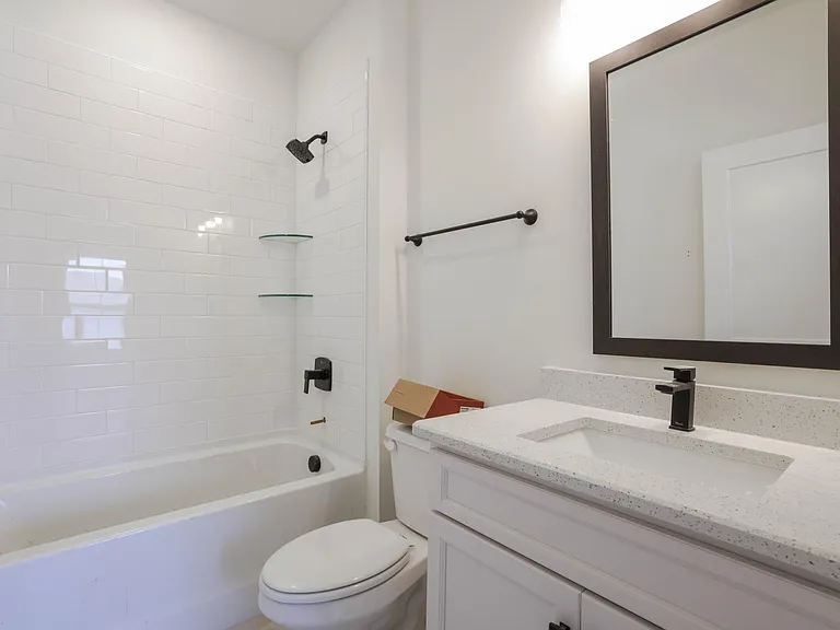 219 Fairground St #101-A — Photo 8