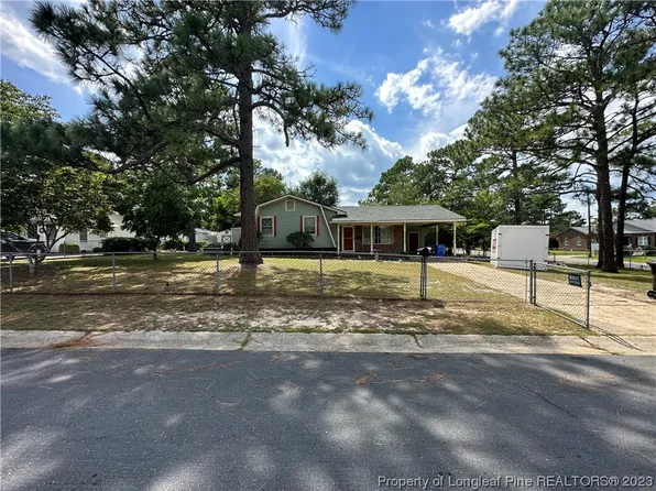 1902 Wayne Ln, Fayetteville, NC 28304