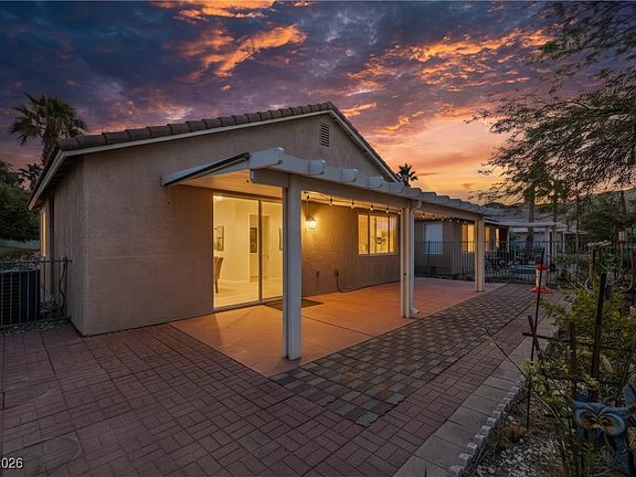 2nd image of 433 Canyon Dr