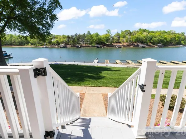 506 Catspaw Ln, Statesville, NC 28677