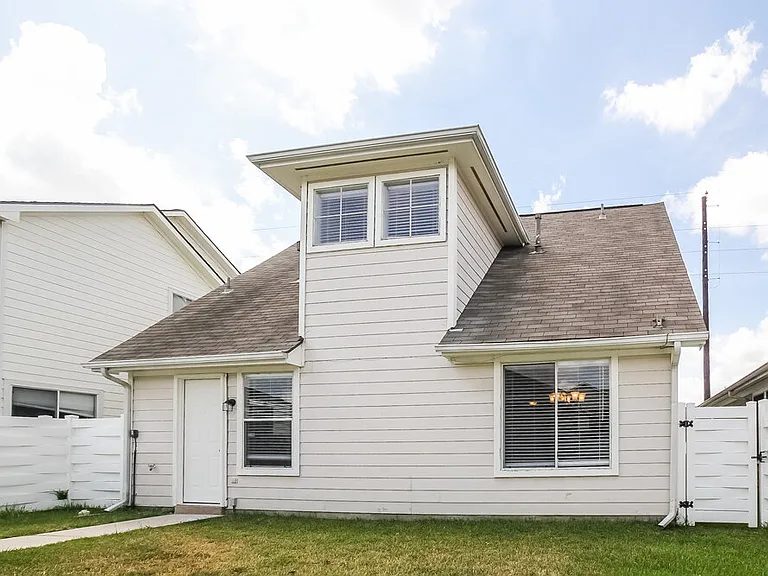 9711 Farrell Dr — Photo 17