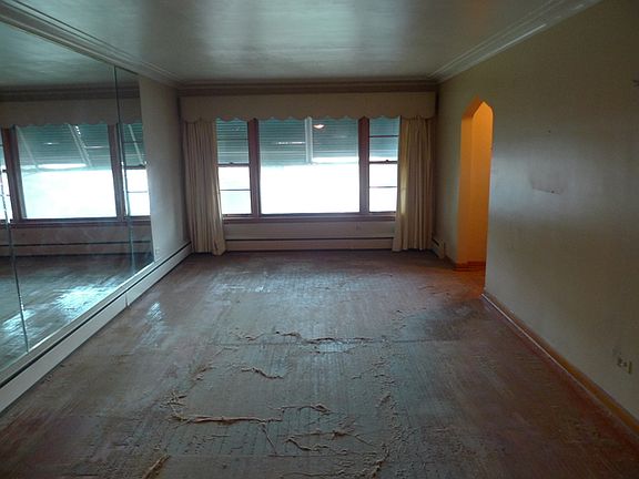 3rd image of 8641 S Saginaw Ave