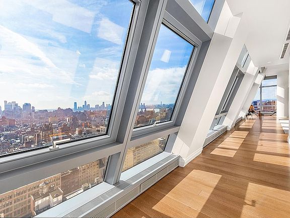 3rd image of 35 W 15th St #Penthouse