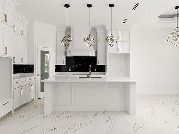 5th image of 713 Quarry Dr