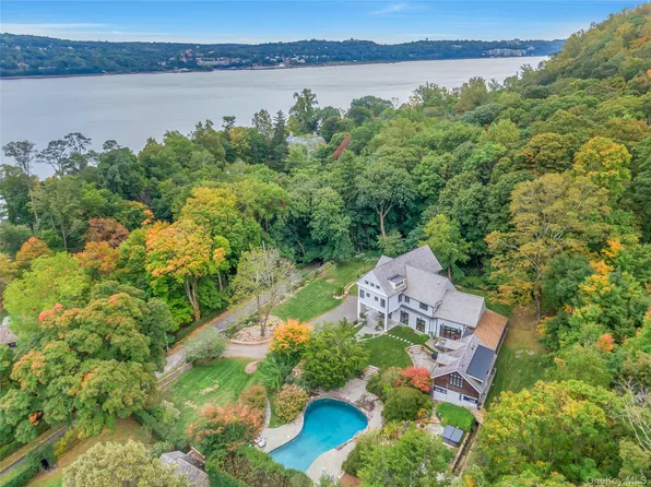 (undisclosed Address), Palisades, NY 10964