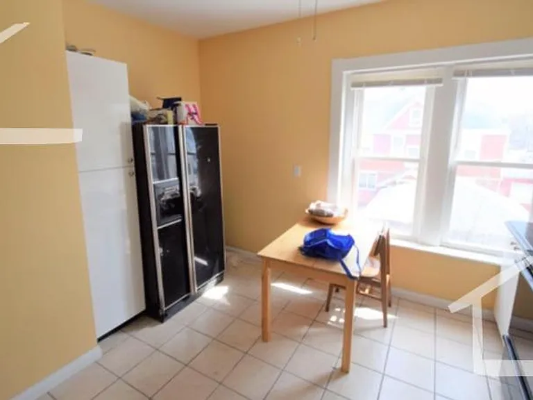 11 Euston St #3 — Photo 6