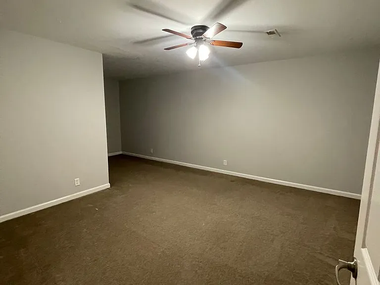 7920 Ellisville Ln — Photo 14