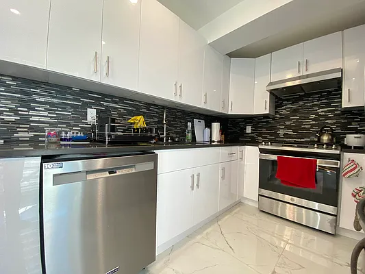 Rented by NY Space Finders Inc. | media 1