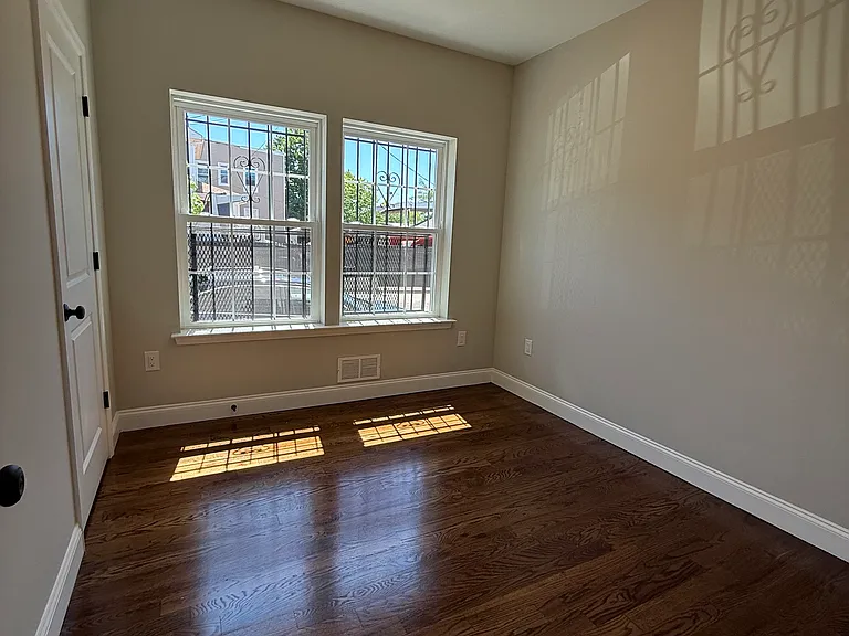 38 Shaw Ave #1 — Photo 6