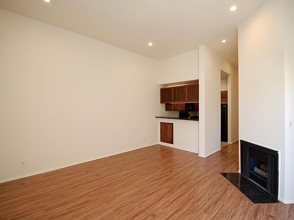 2nd image of 1348 N Sierra Bonita Ave #6