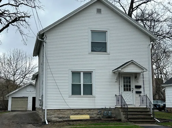 826 Cherry St #A, Oshkosh, WI 54901