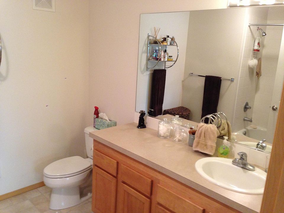 1st image of 1931 23rd Pl NE APT 101