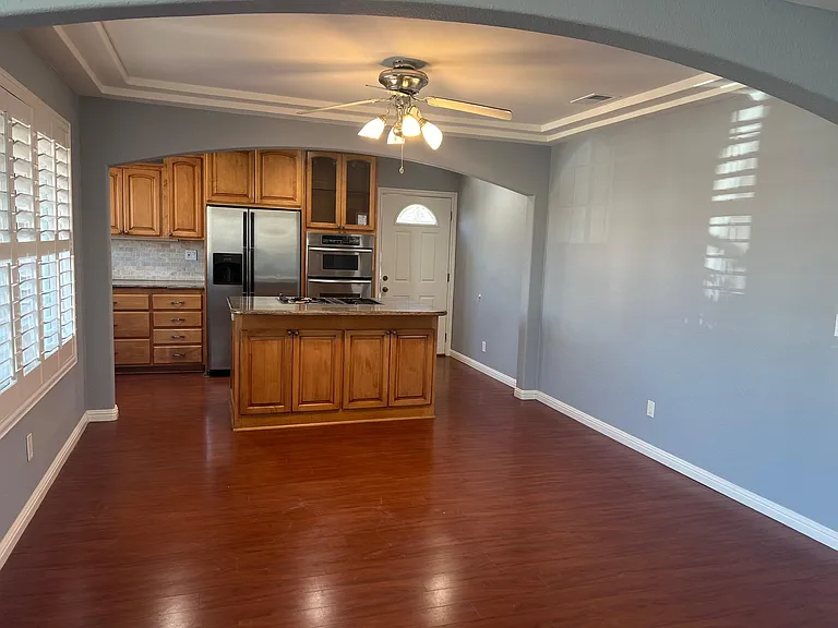 3887 Ocean View Blvd — Photo 11