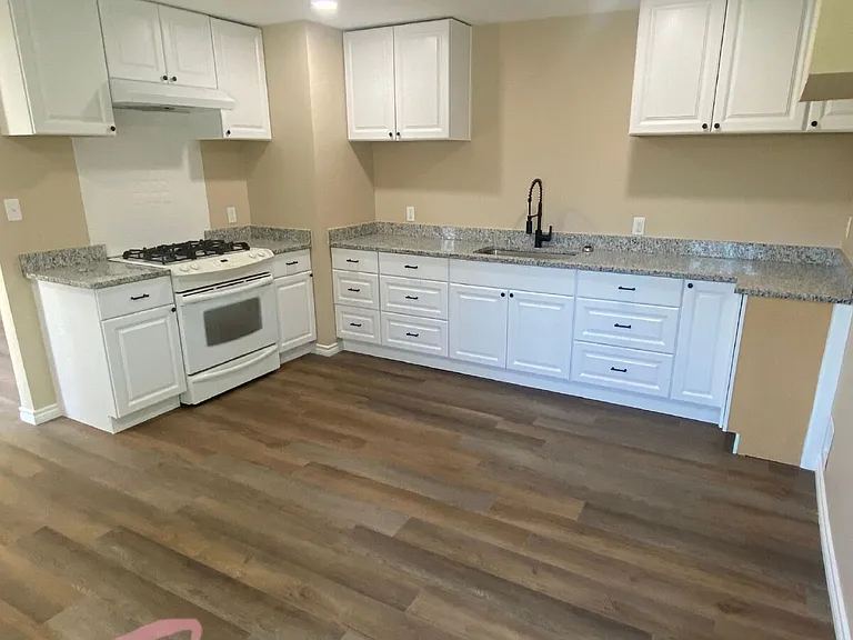 210 Reta St — Photo 5
