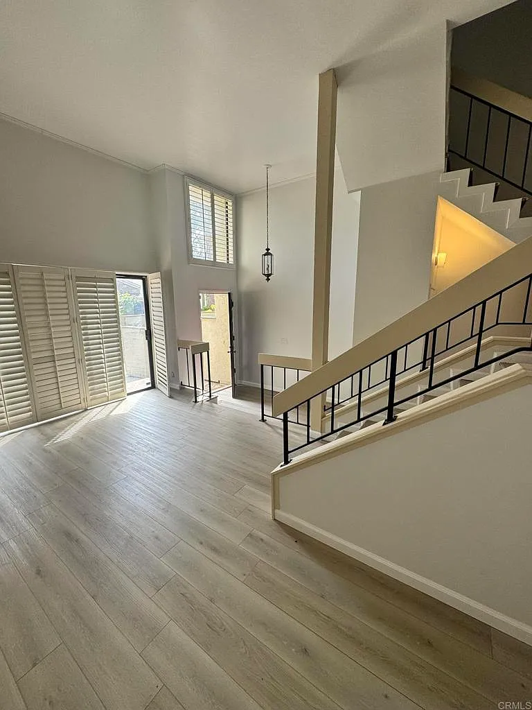 3 bed, 2.5 bath, 1707 sqft, $4,800 — Photo 4