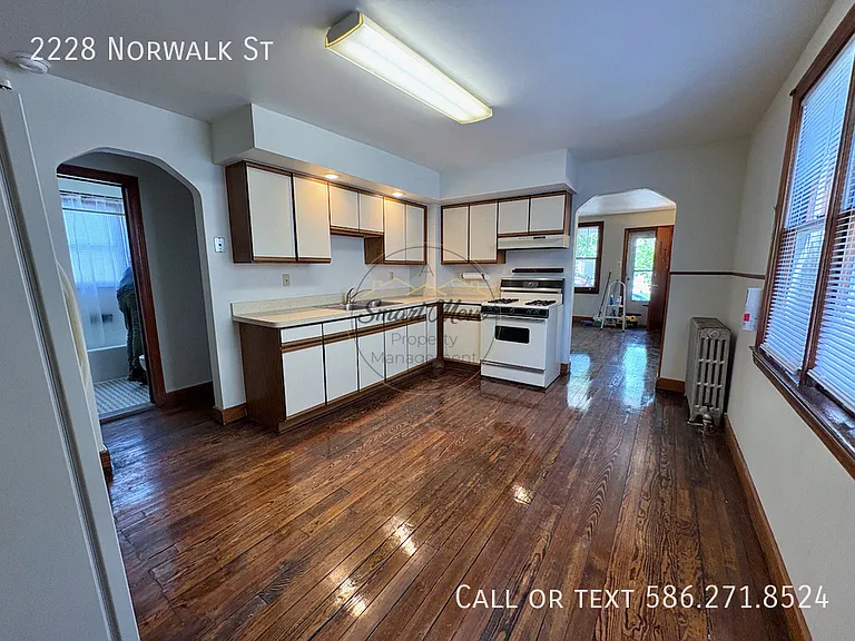 2228 Norwalk St — Photo 6