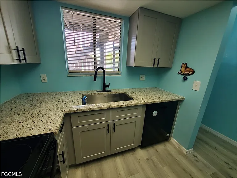 1055 Palm Ave #214 — Photo 10