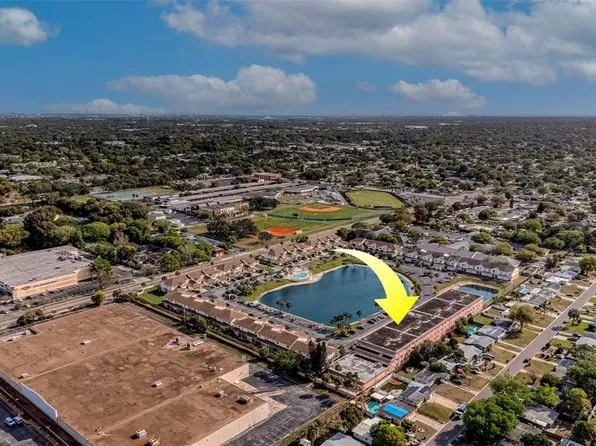 6400 46th Ave N APT 313, Kenneth City, FL 33709