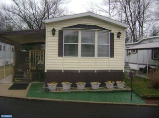 44 Oak St, Robbinsville, NJ 08691