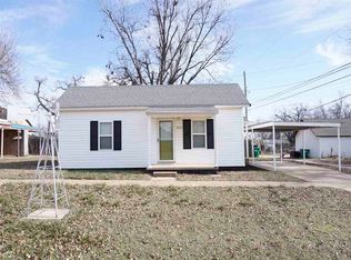 312 N 9th St, Perry, OK 73077