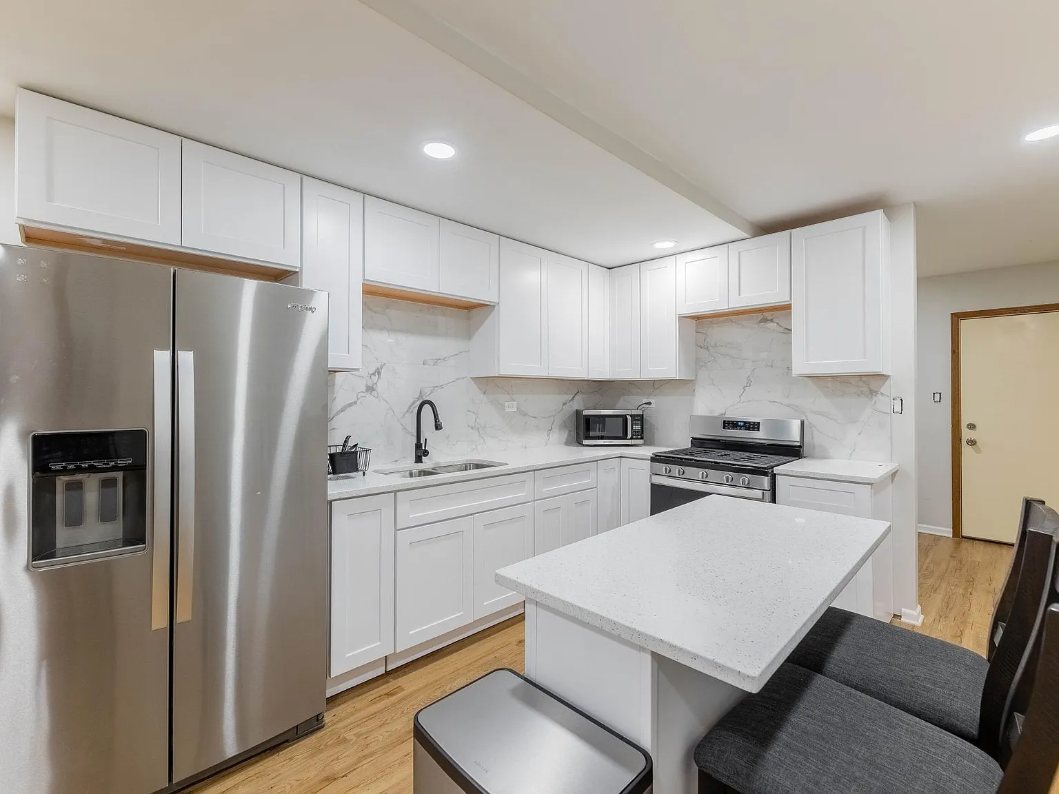 3 bed, 1300 sqft, $1,850 — Photo 4
