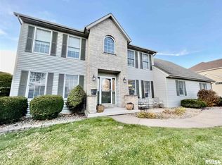 5017 White Post Rd, Bettendorf, IA 52722