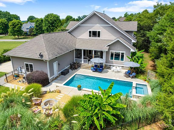 2nd image of 111 Swayne Dr