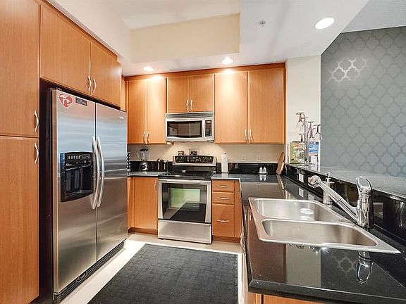 4th image of 701 S Olive Ave APT 810