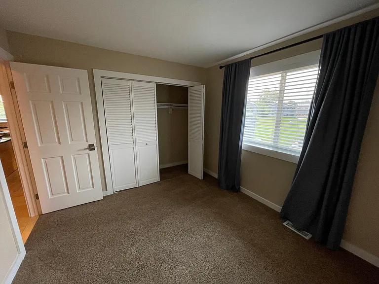 1170 Monroe Dr — Photo 12