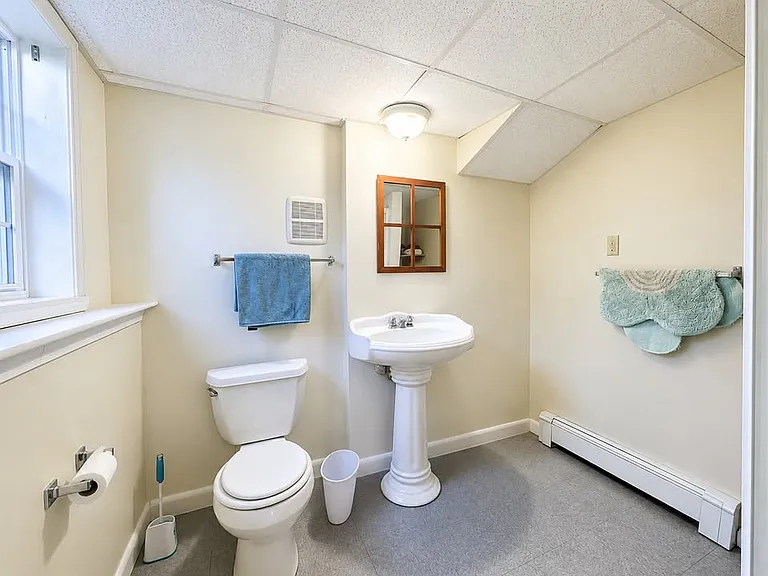 129 Lawrence Rd — Photo 28