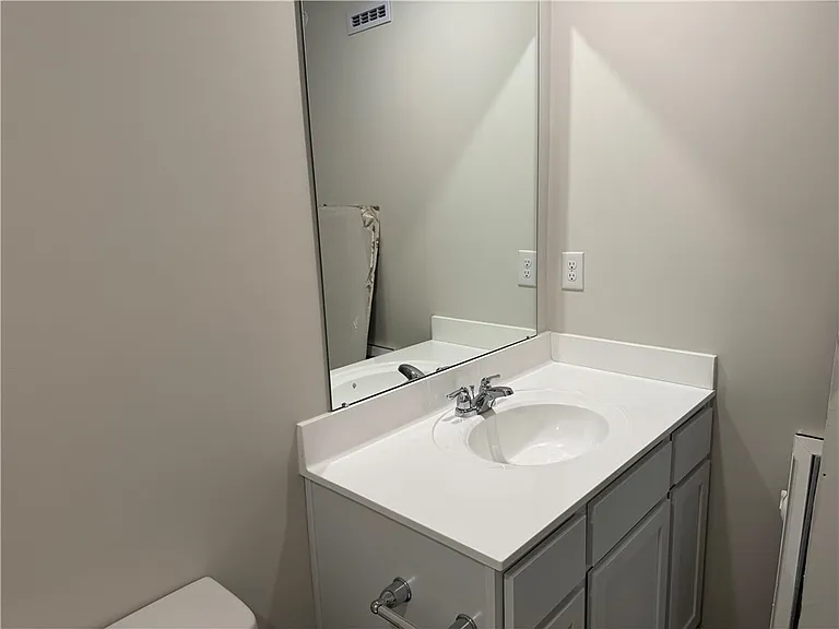315 Alliance Dr — Photo 37