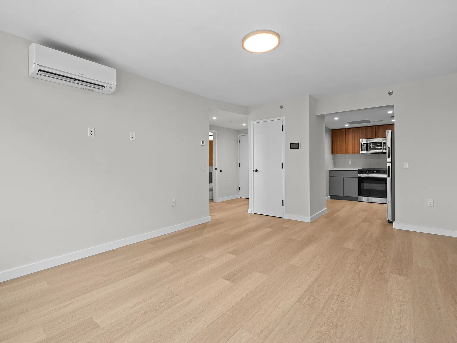 2905 West 17th Street — Photo 1