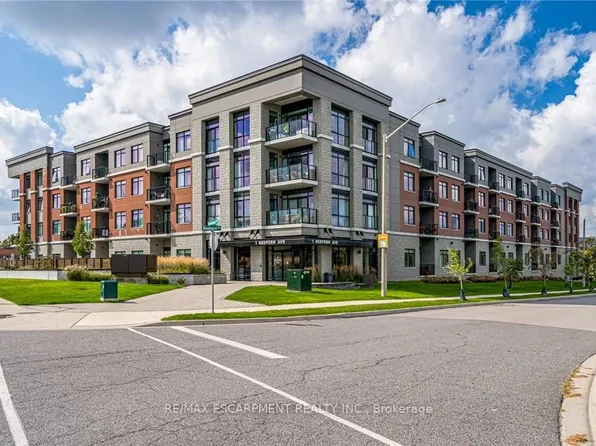 1 Redfern Ave #118, Hamilton, ON L9C 0E6