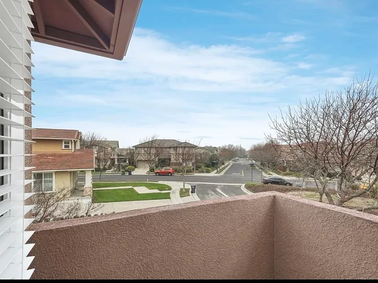 149 N Hancock Park Dr — Photo 2
