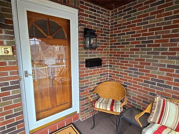 4th image of 2325 Broad St