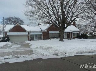 16475 Curtis St, Roseville, MI