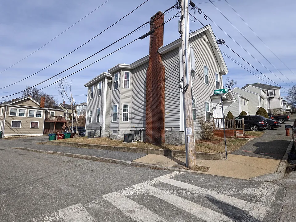 56 Oak St