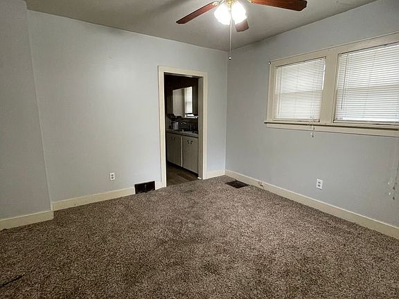 3rd image of 634 Wilson St