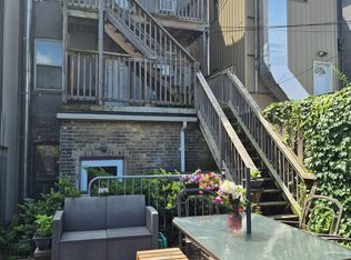 804 Bloor St W, Toronto, ON M6G1L9