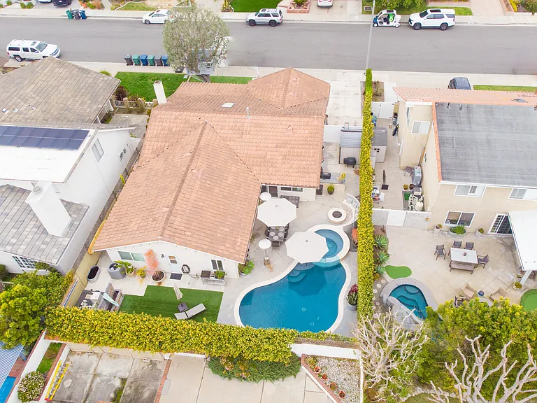 9862 Chance Cir — Photo 45
