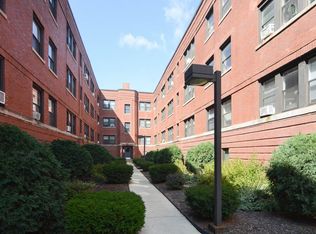 5742 N Winthrop Ave #703, Chicago, IL 60660
