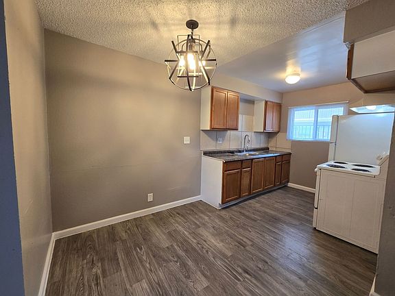 4th image of 2100-2104 E Sunrise Ave #12