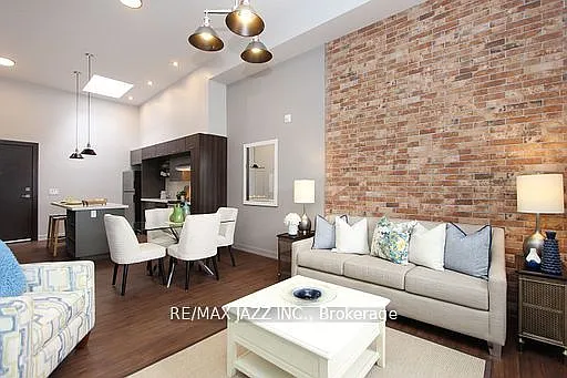 14 1/2 King St E #302 — Photo 10