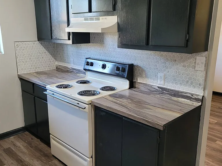 4324 Union Ave — Photo 4