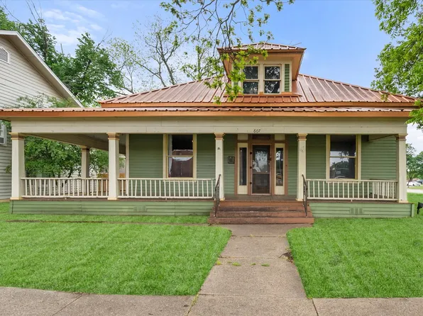 607 W Brown St, Ennis, TX 75119